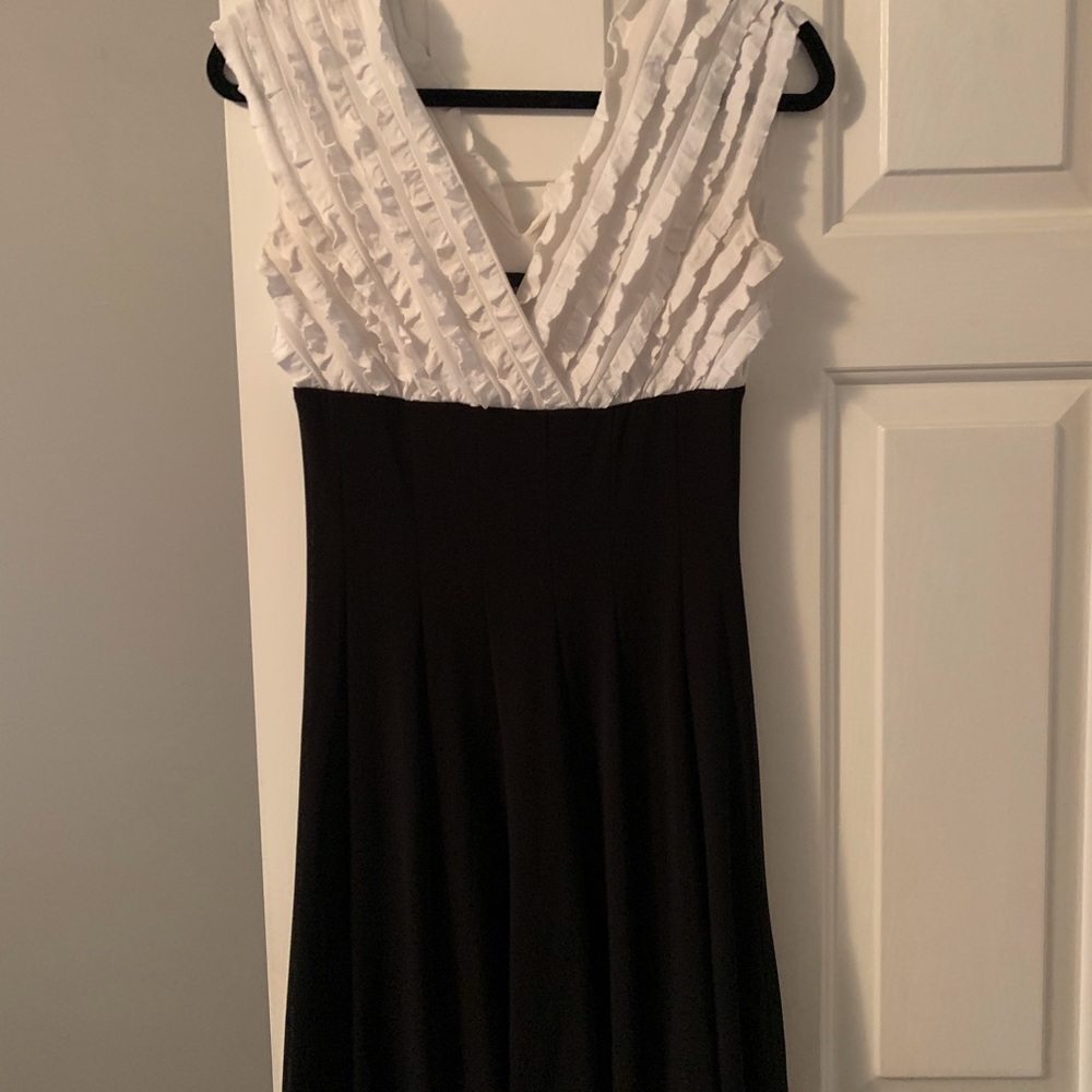 Dress - Picture 5 of 5
